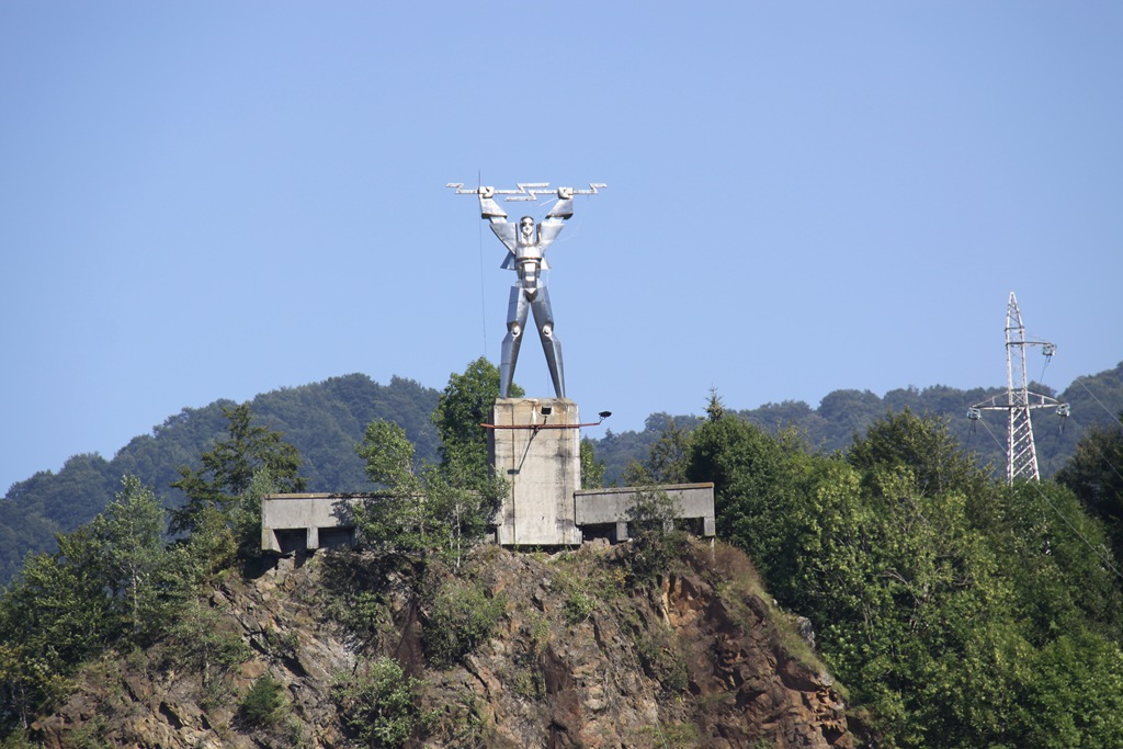 „Omul de Fier"!! Construit in urma cu mai bine de 50 de ani atrage turisti din toata lumea!!!