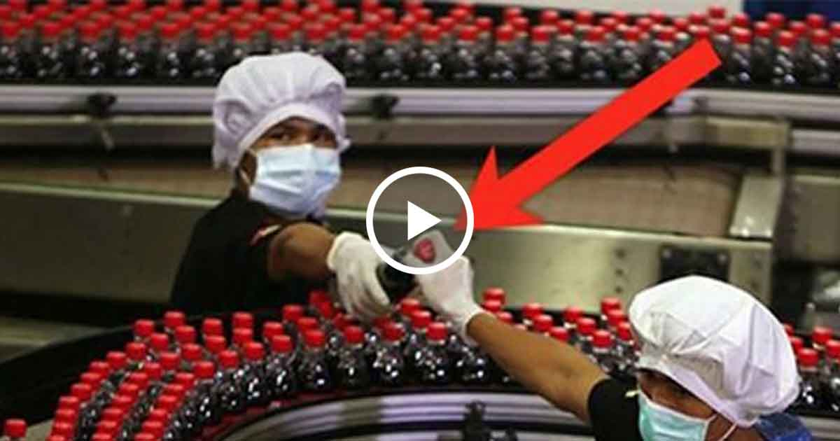 NU vei mai pune gura pe Coca-Cola dupa ce vei vedea acest filmulet. Este CLAR ca lor NU le pasa de sanatatea NOASTRA‚. Distribuie mai departe sa vada si prietenii cu ce ne otravim! 