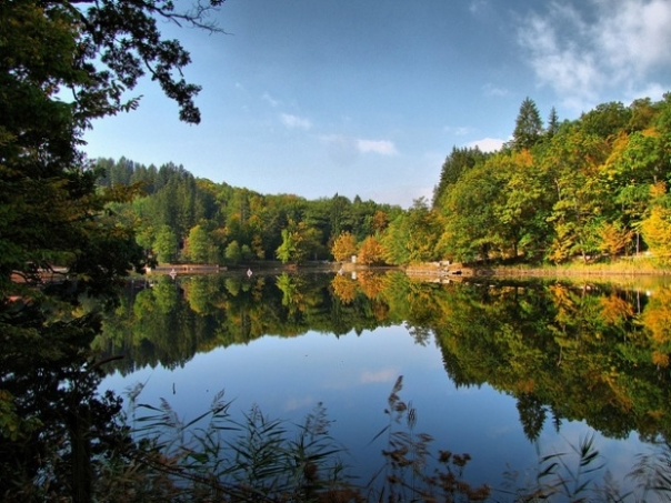 Singurul lac care detine 3 recorduri mondiale se afla in Romania!!! Tu stii despre ce lac este vorba ?!